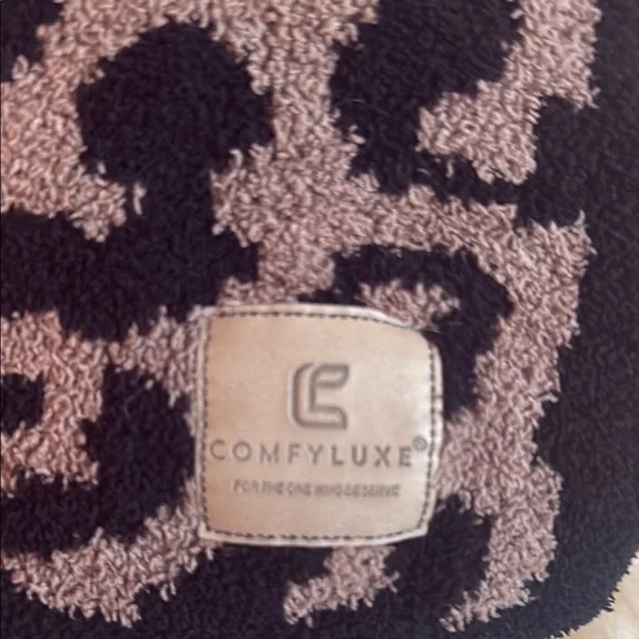 Comfy Luxe Leopard Print Blanket - Picture 2 of 6